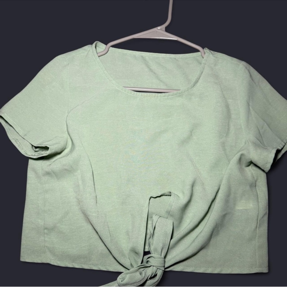 SHEIN Light Green Tie-Front Crop Top